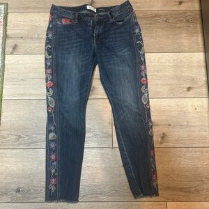 Sundance Blue Ankle Cropped Jeans with Embroidery